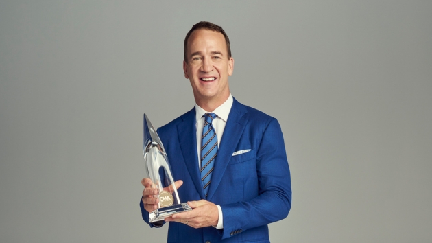 M Peytonmanning2024cmaawardsdisneybrianbowensmith