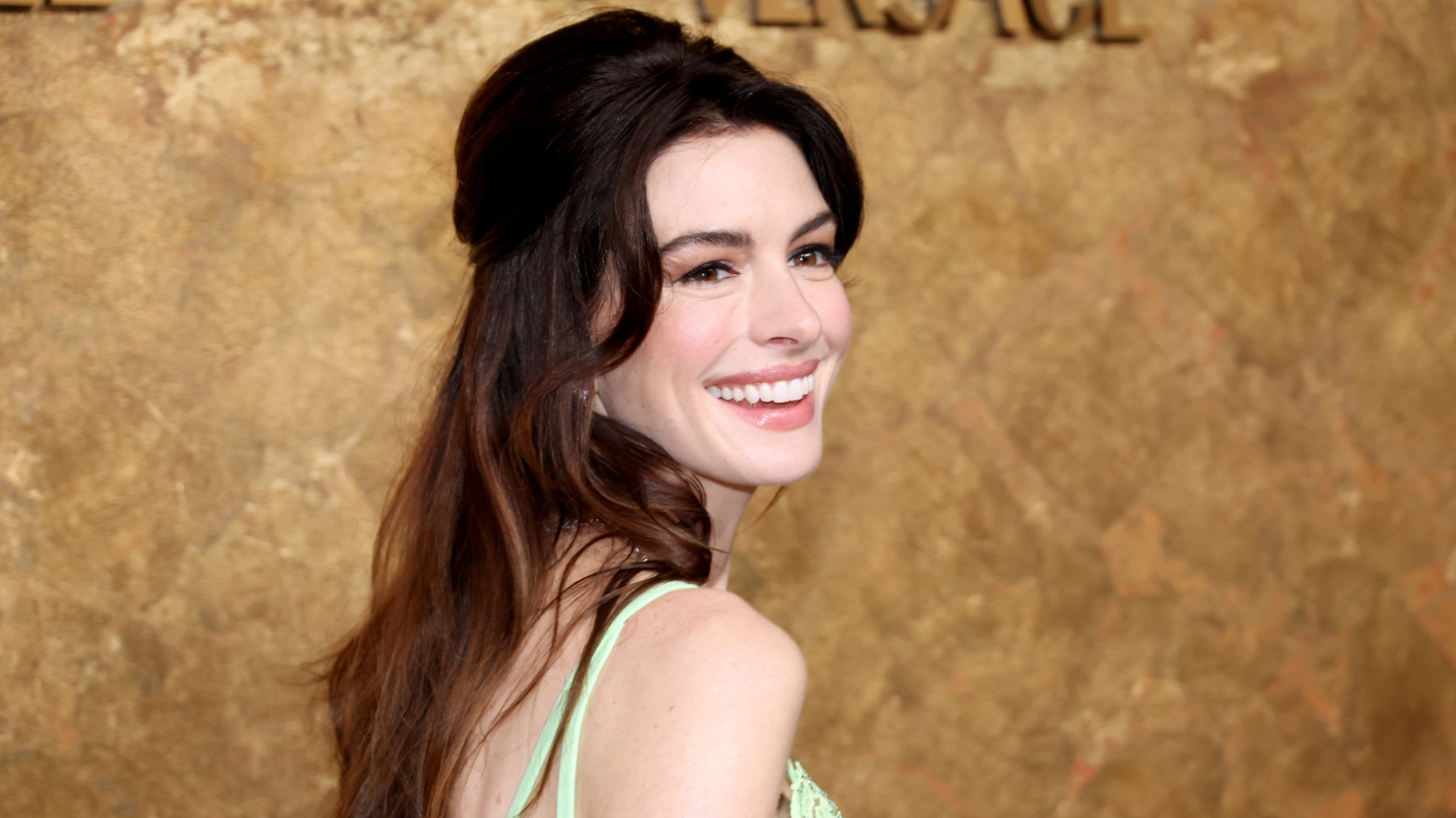 Getty Annehathaway 112024